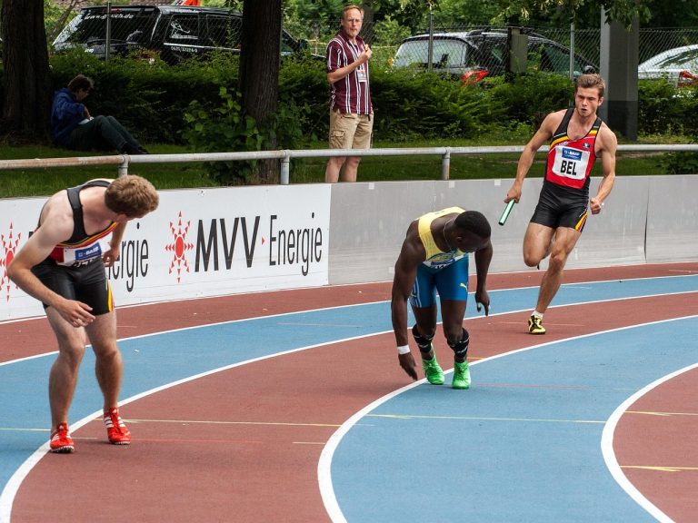 seriale cu morgan freeman