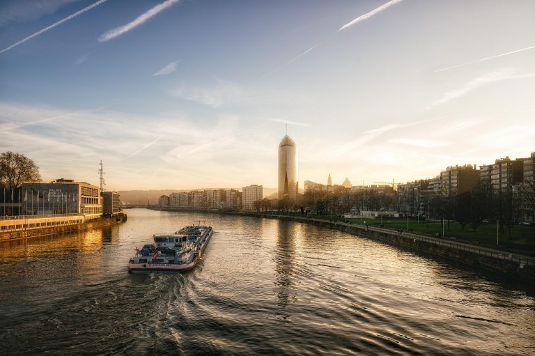 cum se face j mic de mana